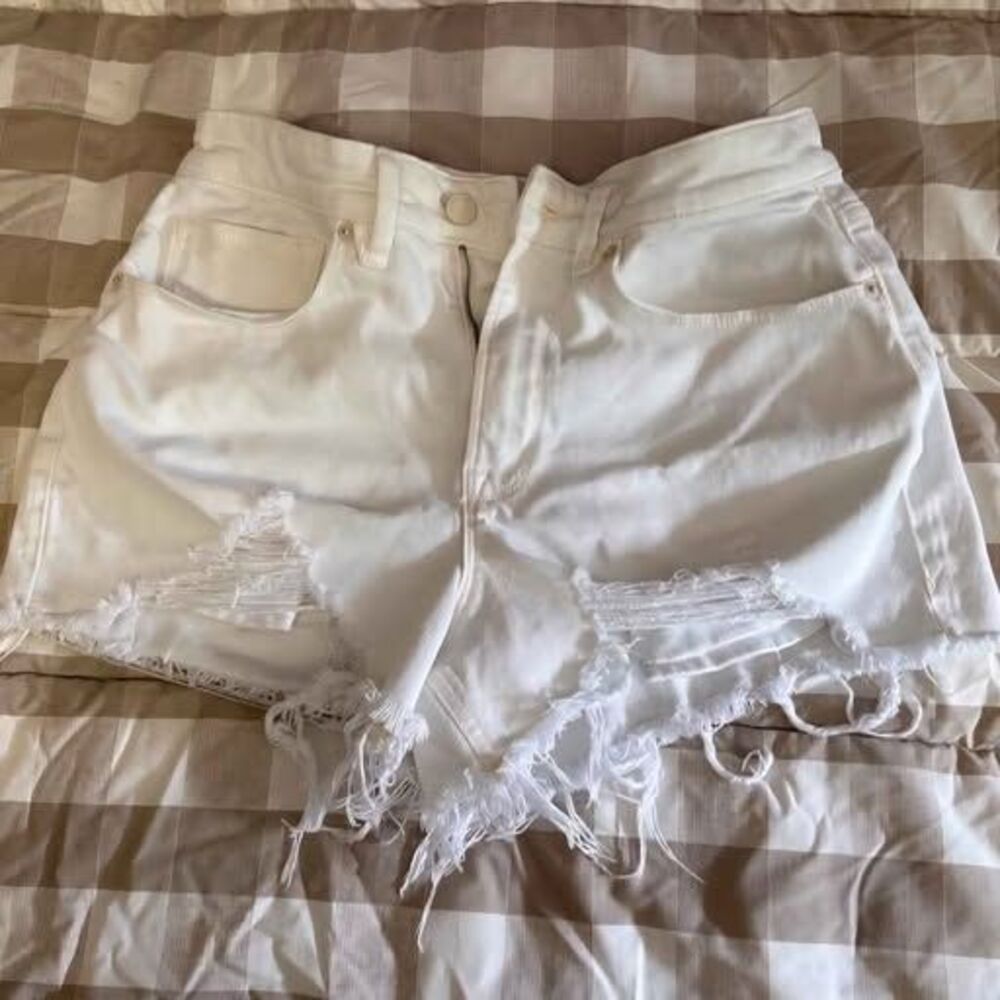 Size 4 / 27" Waist Good American White Denim Cut Off Distressed High Waist Short